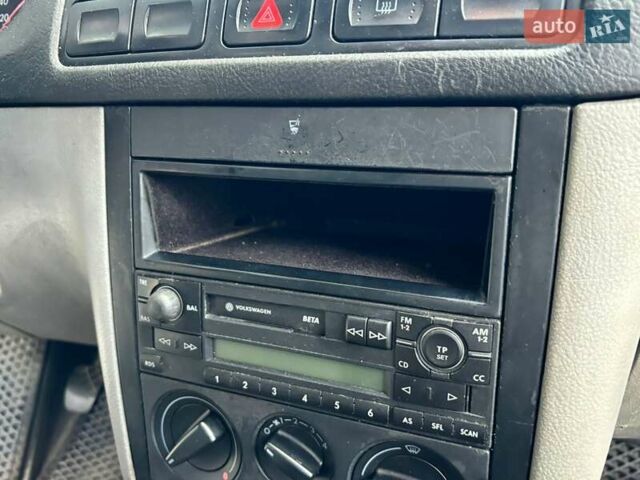 Зеленый Фольксваген Гольф, объемом двигателя 1.6 л и пробегом 226 тыс. км за 3600 $, фото 10 на Automoto.ua