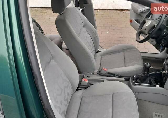 Зеленый Фольксваген Гольф, объемом двигателя 1.39 л и пробегом 170 тыс. км за 2999 $, фото 20 на Automoto.ua