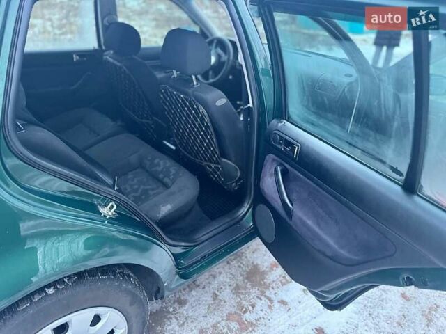 Зелений Фольксваген Гольф, об'ємом двигуна 1.6 л та пробігом 225 тис. км за 5200 $, фото 10 на Automoto.ua