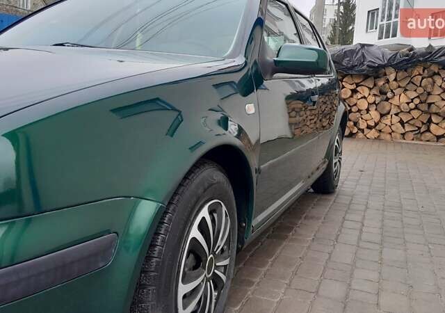 Зеленый Фольксваген Гольф, объемом двигателя 1.39 л и пробегом 170 тыс. км за 2999 $, фото 4 на Automoto.ua