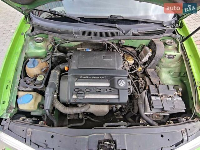 Зелений Фольксваген Гольф, об'ємом двигуна 1.39 л та пробігом 293 тис. км за 2999 $, фото 15 на Automoto.ua
