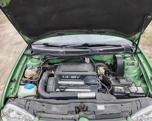 Зеленый Фольксваген Гольф, объемом двигателя 1.39 л и пробегом 237 тыс. км за 3970 $, фото 19 на Automoto.ua