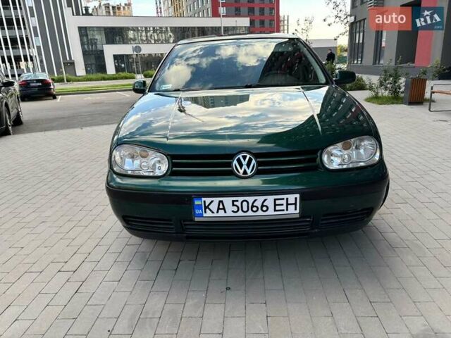 Зеленый Фольксваген Гольф, объемом двигателя 1.6 л и пробегом 226 тыс. км за 3600 $, фото 11 на Automoto.ua