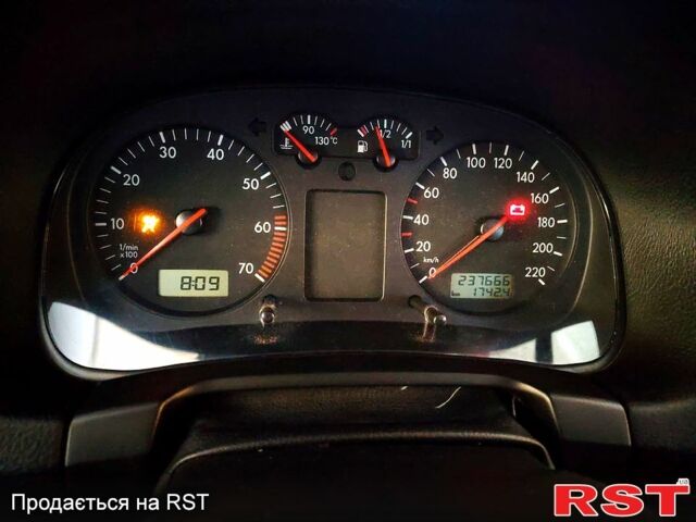 Зеленый Фольксваген Гольф, объемом двигателя 1.4 л и пробегом 237 тыс. км за 4199 $, фото 1 на Automoto.ua