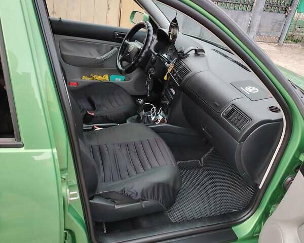 Зеленый Фольксваген Гольф, объемом двигателя 1.39 л и пробегом 237 тыс. км за 3970 $, фото 16 на Automoto.ua