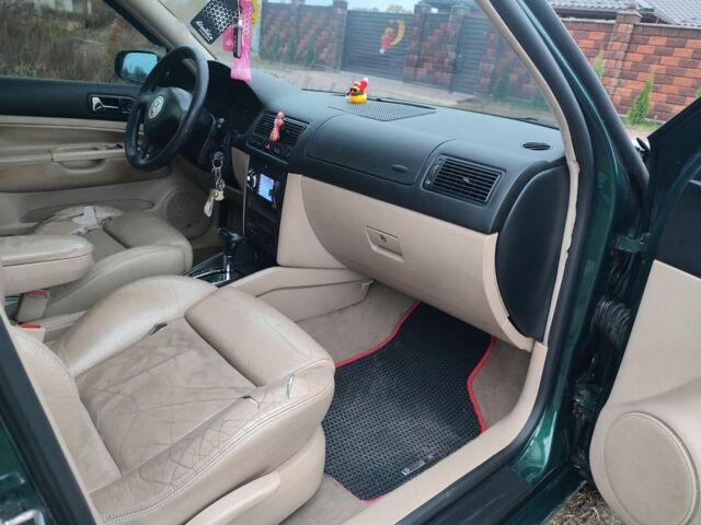 Зеленый Фольксваген Гольф, объемом двигателя 1.8 л и пробегом 230 тыс. км за 3800 $, фото 3 на Automoto.ua