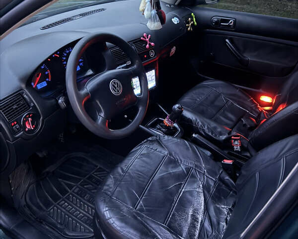 Зеленый Фольксваген Гольф, объемом двигателя 1.4 л и пробегом 366 тыс. км за 2850 $, фото 21 на Automoto.ua