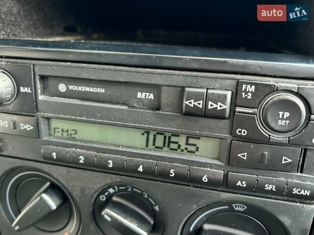 Зеленый Фольксваген Гольф, объемом двигателя 1.6 л и пробегом 226 тыс. км за 3600 $, фото 19 на Automoto.ua