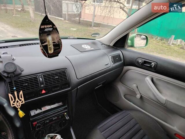 Зеленый Фольксваген Гольф, объемом двигателя 1.39 л и пробегом 237 тыс. км за 3970 $, фото 13 на Automoto.ua