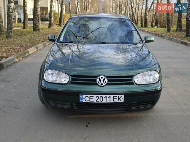 Зеленый Фольксваген Гольф, объемом двигателя 1.6 л и пробегом 255 тыс. км за 3800 $, фото 1 на Automoto.ua