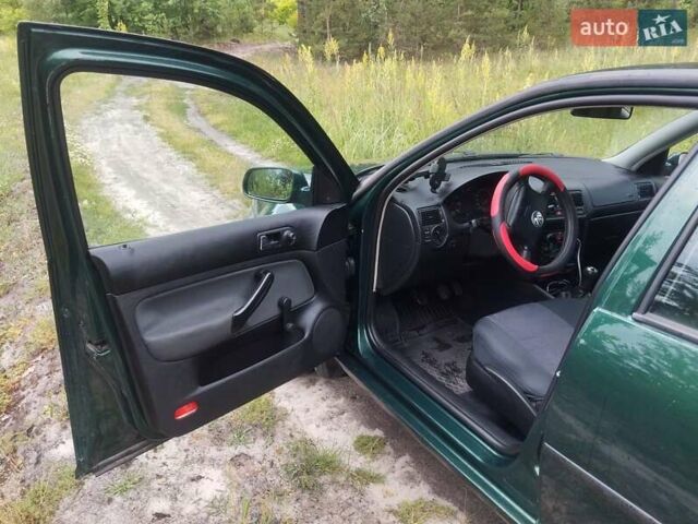 Зеленый Фольксваген Гольф, объемом двигателя 1.4 л и пробегом 326 тыс. км за 3800 $, фото 8 на Automoto.ua