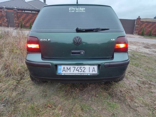 Зеленый Фольксваген Гольф, объемом двигателя 1.8 л и пробегом 230 тыс. км за 3800 $, фото 6 на Automoto.ua