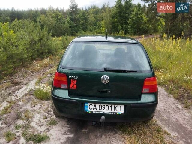 Зеленый Фольксваген Гольф, объемом двигателя 1.4 л и пробегом 326 тыс. км за 3800 $, фото 4 на Automoto.ua