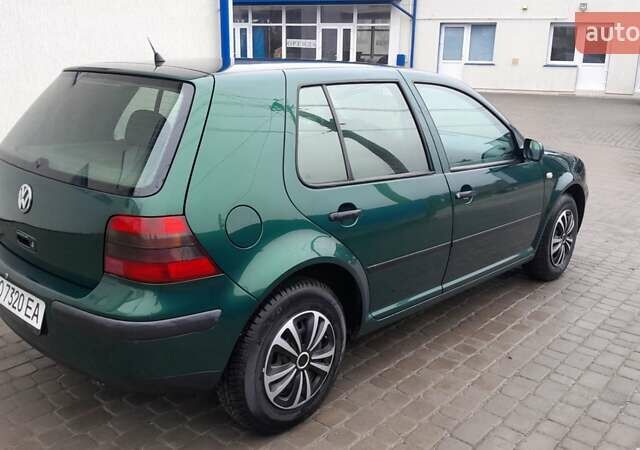 Зеленый Фольксваген Гольф, объемом двигателя 1.39 л и пробегом 170 тыс. км за 2999 $, фото 9 на Automoto.ua