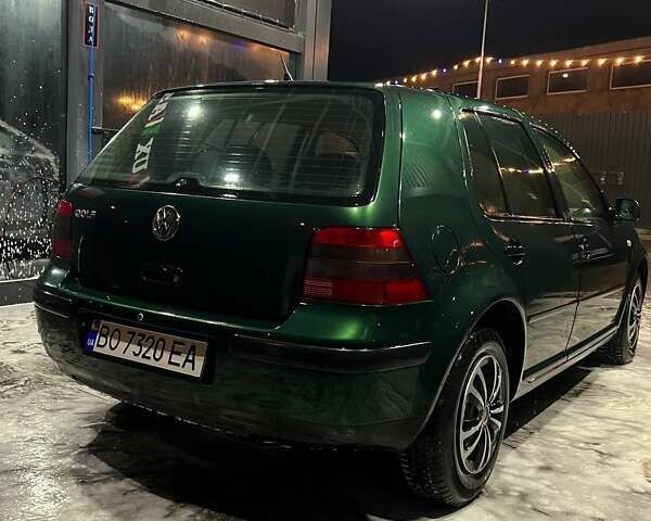 Зеленый Фольксваген Гольф, объемом двигателя 1.39 л и пробегом 186 тыс. км за 3250 $, фото 4 на Automoto.ua