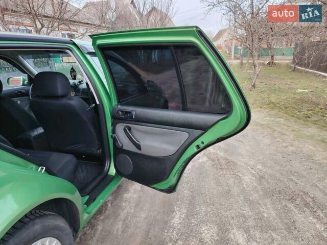 Зеленый Фольксваген Гольф, объемом двигателя 1.39 л и пробегом 237 тыс. км за 3970 $, фото 17 на Automoto.ua