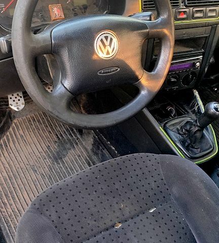 Зелений Фольксваген Гольф, об'ємом двигуна 1.4 л та пробігом 120 тис. км за 1145 $, фото 3 на Automoto.ua