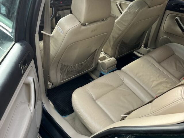 Зеленый Фольксваген Гольф, объемом двигателя 1.8 л и пробегом 257 тыс. км за 3924 $, фото 8 на Automoto.ua