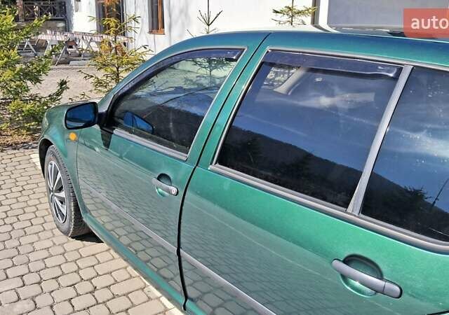 Зеленый Фольксваген Гольф, объемом двигателя 1.39 л и пробегом 227 тыс. км за 3500 $, фото 9 на Automoto.ua