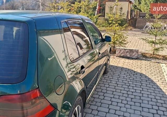 Зеленый Фольксваген Гольф, объемом двигателя 1.39 л и пробегом 227 тыс. км за 3500 $, фото 2 на Automoto.ua