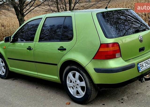 Зелений Фольксваген Гольф, об'ємом двигуна 1.6 л та пробігом 260 тис. км за 4400 $, фото 4 на Automoto.ua