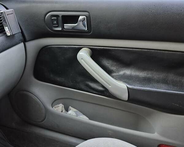 Фольксваген Гольф 1999 у Києві на Automoto.ua Зелений Фольксваген Гольф, об'ємом двигуна 1.4 л та пробігом 420 тис. км за 3400 $, фото 20 на Automoto.ua