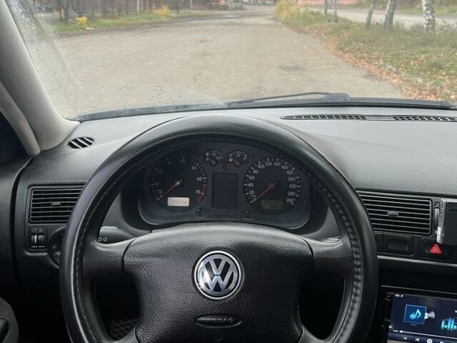 Зелений Фольксваген Гольф, об'ємом двигуна 1.6 л та пробігом 302 тис. км за 3800 $, фото 9 на Automoto.ua