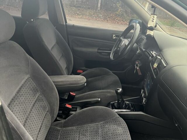 Зелений Фольксваген Гольф, об'ємом двигуна 1.6 л та пробігом 302 тис. км за 3800 $, фото 15 на Automoto.ua