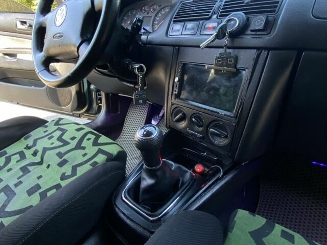 Зеленый Фольксваген Гольф, объемом двигателя 1.6 л и пробегом 2 тыс. км за 3300 $, фото 3 на Automoto.ua