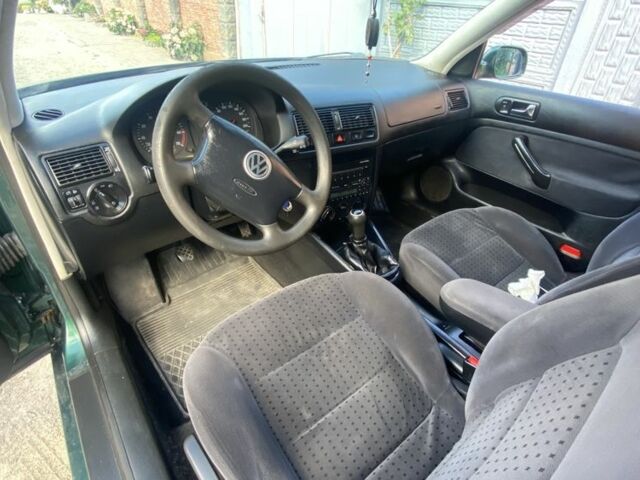 Зеленый Фольксваген Гольф, объемом двигателя 1.4 л и пробегом 300 тыс. км за 2650 $, фото 6 на Automoto.ua