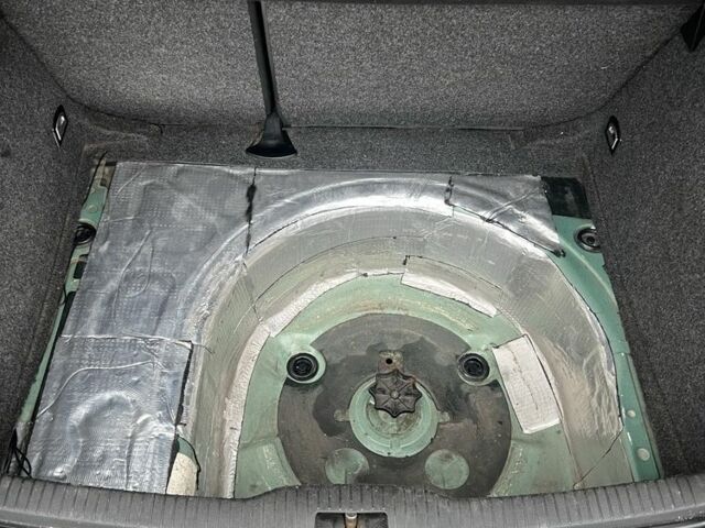 Зелений Фольксваген Гольф, об'ємом двигуна 1.6 л та пробігом 302 тис. км за 3800 $, фото 7 на Automoto.ua