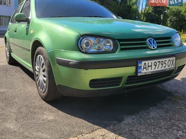 Зеленый Фольксваген Гольф, объемом двигателя 1.6 л и пробегом 206 тыс. км за 4500 $, фото 2 на Automoto.ua