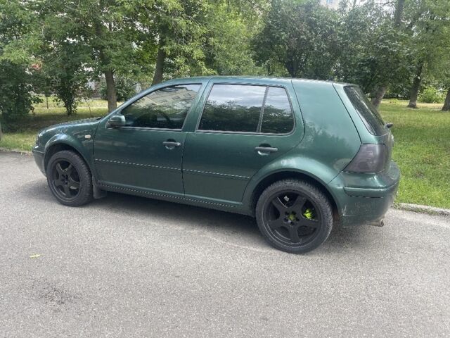 Зеленый Фольксваген Гольф, объемом двигателя 1.6 л и пробегом 345 тыс. км за 2200 $, фото 1 на Automoto.ua