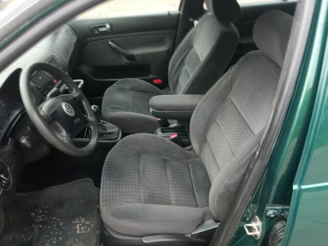 Зелений Фольксваген Гольф, об'ємом двигуна 1.6 л та пробігом 400 тис. км за 3450 $, фото 10 на Automoto.ua