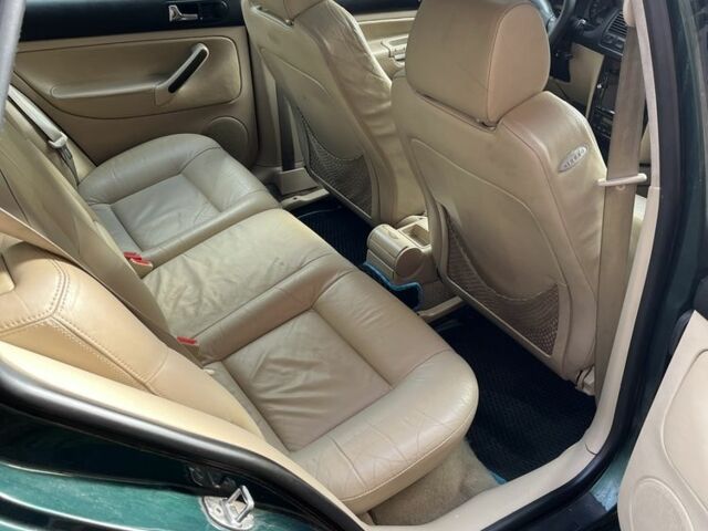 Зеленый Фольксваген Гольф, объемом двигателя 1.8 л и пробегом 257 тыс. км за 3924 $, фото 6 на Automoto.ua