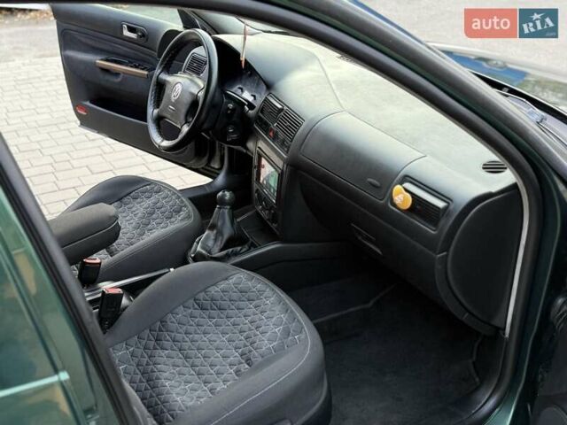 Фольксваген Гольф 1999 в Хмельницком на Automoto.ua Зеленый Фольксваген Гольф, объемом двигателя 1.39 л и пробегом 230 тыс. км за 3500 $, фото 24 на Automoto.ua