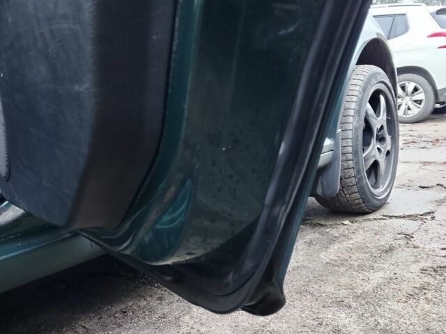 Зеленый Фольксваген Гольф, объемом двигателя 1.6 л и пробегом 345 тыс. км за 2200 $, фото 17 на Automoto.ua