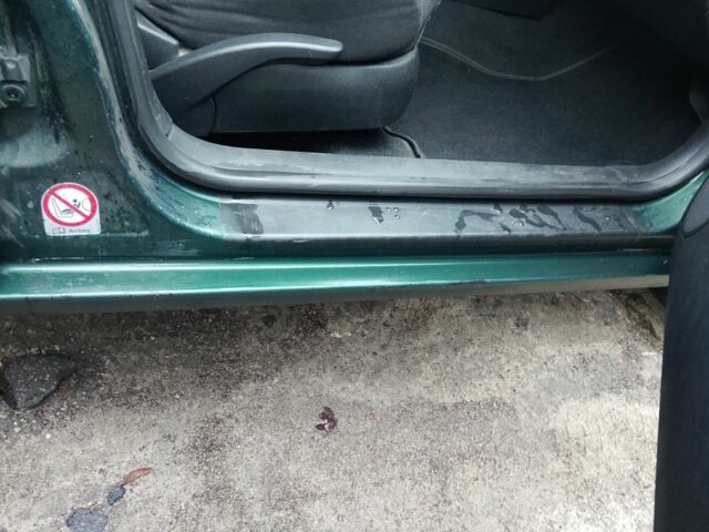 Зеленый Фольксваген Гольф, объемом двигателя 1.6 л и пробегом 345 тыс. км за 2200 $, фото 18 на Automoto.ua