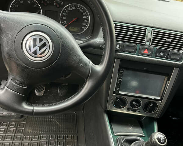 Зеленый Фольксваген Гольф, объемом двигателя 1.6 л и пробегом 292 тыс. км за 3900 $, фото 10 на Automoto.ua