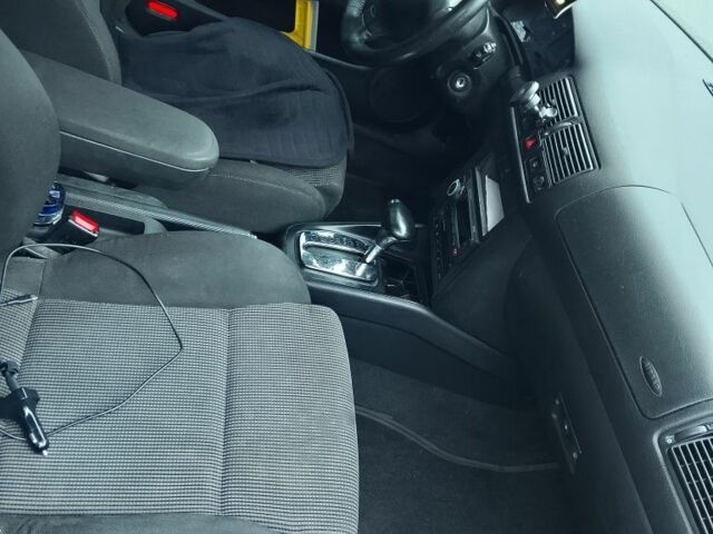 Зеленый Фольксваген Гольф, объемом двигателя 1.6 л и пробегом 345 тыс. км за 2200 $, фото 21 на Automoto.ua