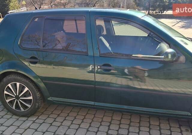 Зеленый Фольксваген Гольф, объемом двигателя 1.39 л и пробегом 227 тыс. км за 3500 $, фото 10 на Automoto.ua