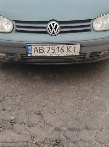 Зеленый Фольксваген Гольф, объемом двигателя 1.6 л и пробегом 400 тыс. км за 3200 $, фото 1 на Automoto.ua