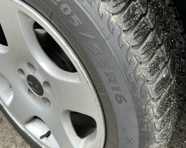 Зеленый Фольксваген Гольф, объемом двигателя 1.6 л и пробегом 292 тыс. км за 3900 $, фото 13 на Automoto.ua