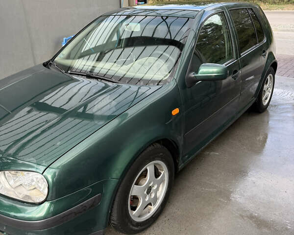 Зелений Фольксваген Гольф, об'ємом двигуна 1.9 л та пробігом 377 тис. км за 2200 $, фото 1 на Automoto.ua