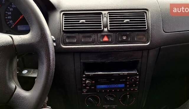 Зелений Фольксваген Гольф, об'ємом двигуна 1.6 л та пробігом 260 тис. км за 4400 $, фото 2 на Automoto.ua