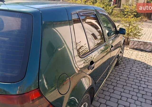 Зеленый Фольксваген Гольф, объемом двигателя 1.39 л и пробегом 227 тыс. км за 3500 $, фото 12 на Automoto.ua