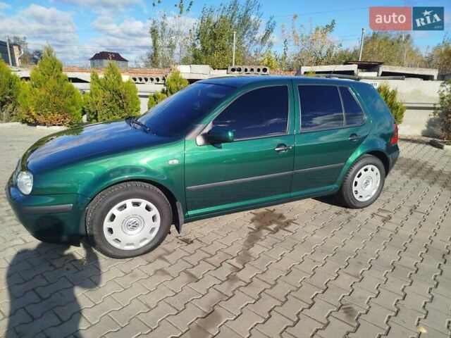 Фольксваген Гольф 2000 в Коломые на Automoto.ua Зеленый Фольксваген Гольф, объемом двигателя 1.6 л и пробегом 307 тыс. км за 4200 $, фото 1 на Automoto.ua