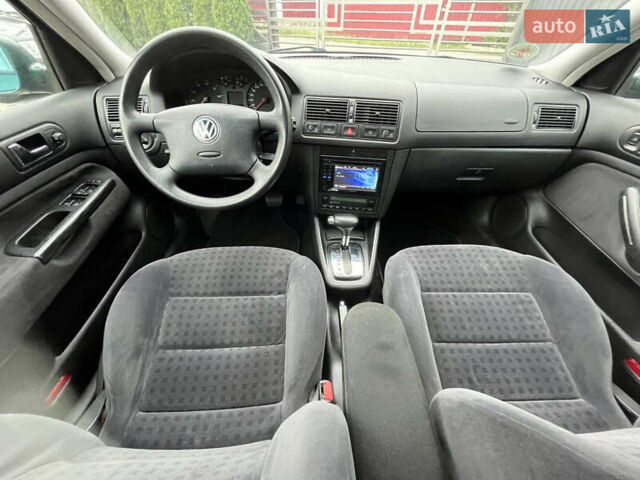 Зеленый Фольксваген Гольф, объемом двигателя 1.6 л и пробегом 221 тыс. км за 5200 $, фото 31 на Automoto.ua