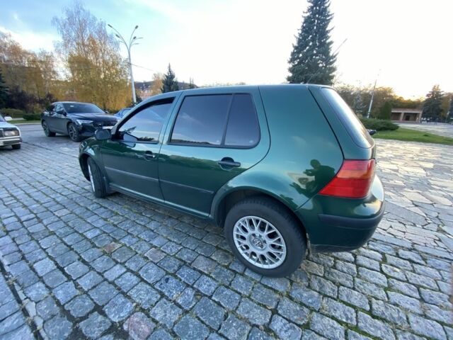 Зеленый Фольксваген Гольф, объемом двигателя 1.4 л и пробегом 288 тыс. км за 3800 $, фото 3 на Automoto.ua