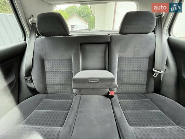 Зеленый Фольксваген Гольф, объемом двигателя 1.6 л и пробегом 221 тыс. км за 5200 $, фото 29 на Automoto.ua